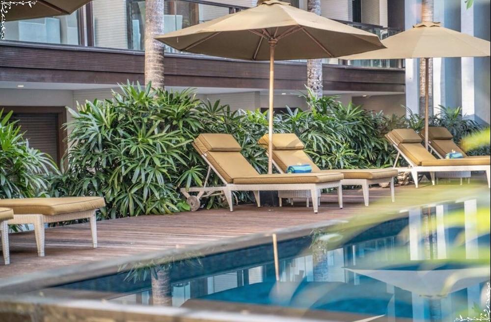 Dekuta Hotel Кута Екстериор снимка