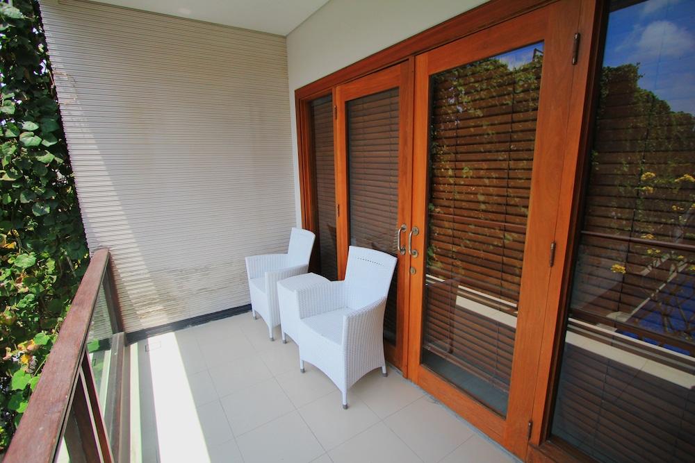 Dekuta Hotel Кута Екстериор снимка