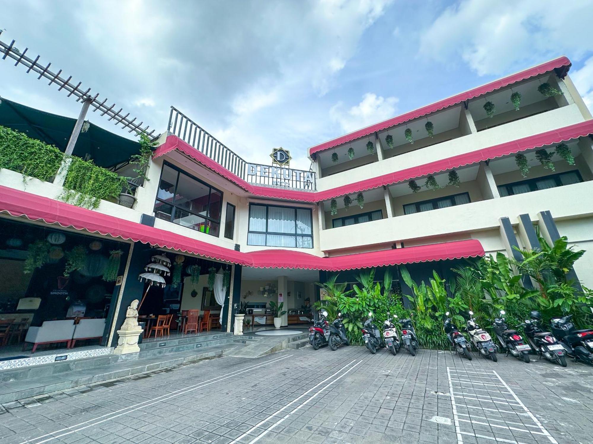 Dekuta Hotel Кута Екстериор снимка
