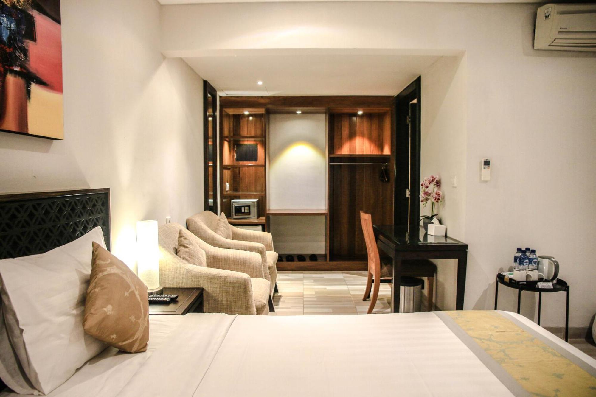 Dekuta Hotel Кута Екстериор снимка