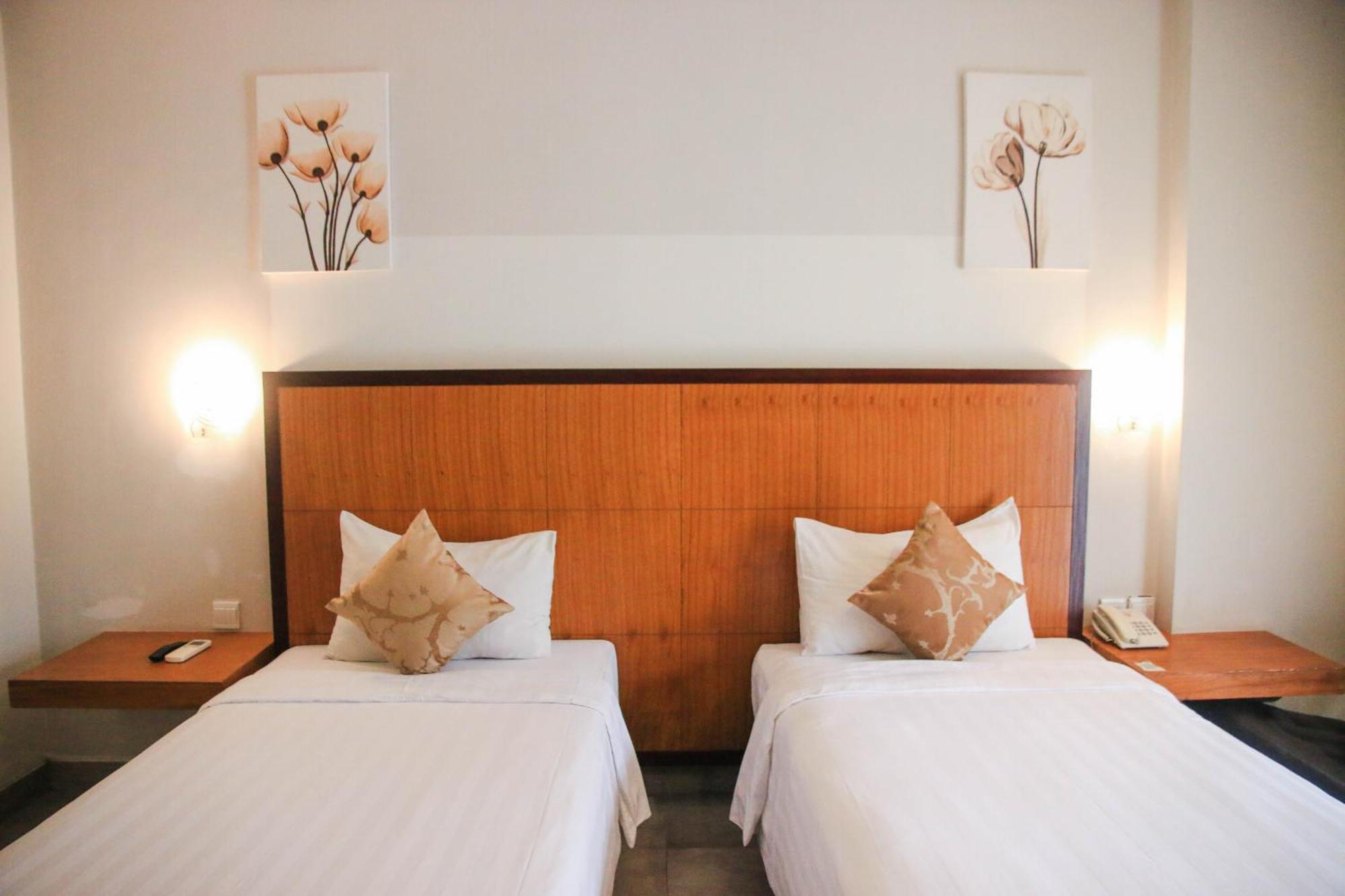 Dekuta Hotel Кута Екстериор снимка