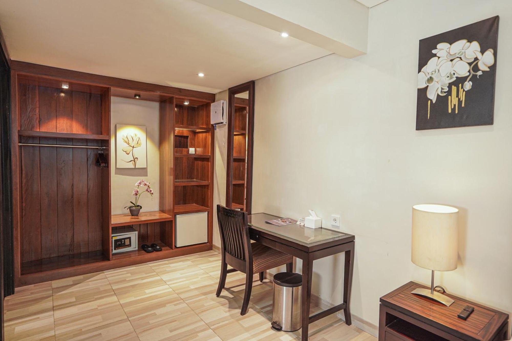 Dekuta Hotel Кута Екстериор снимка