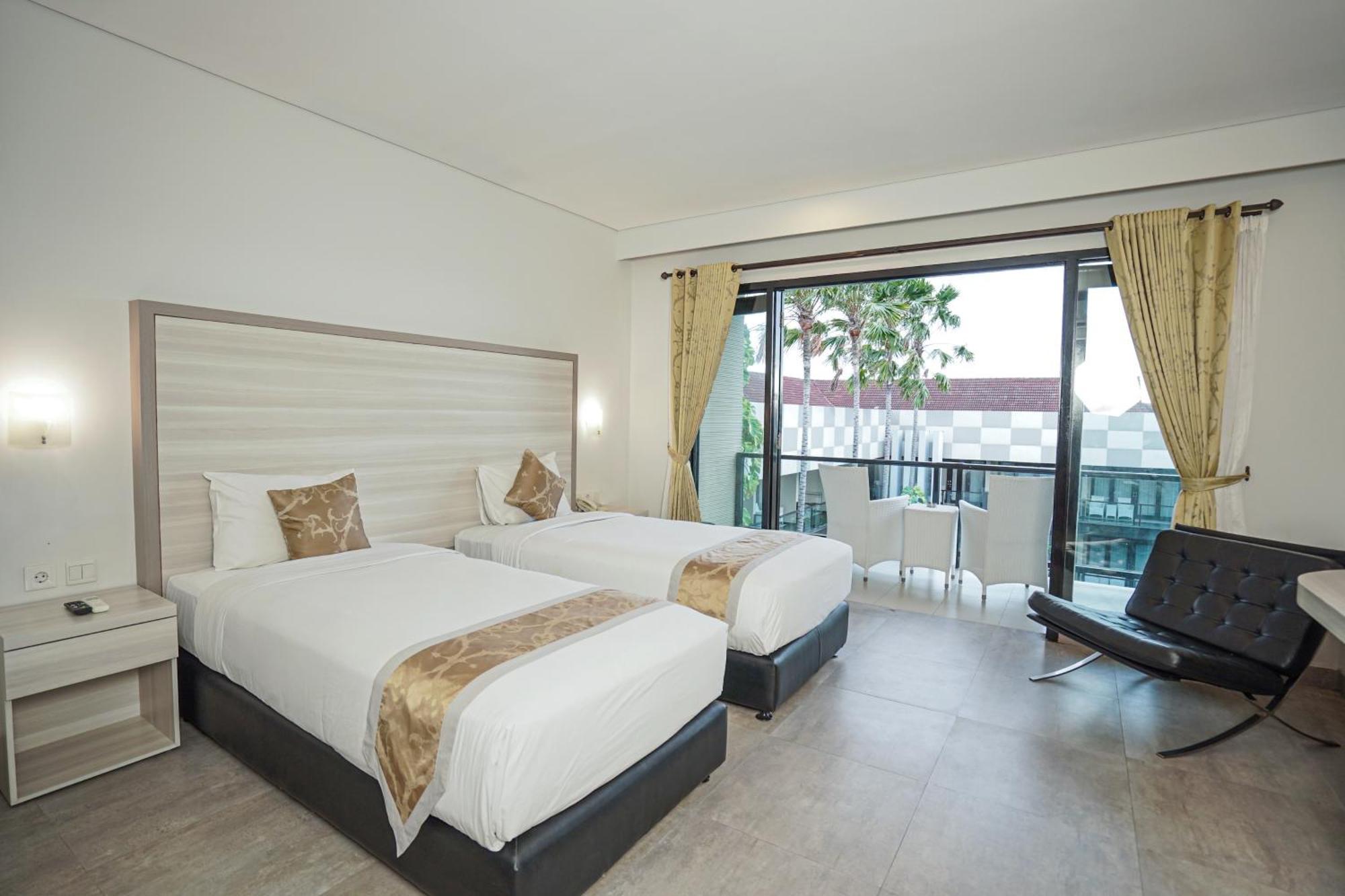 Dekuta Hotel Кута Екстериор снимка