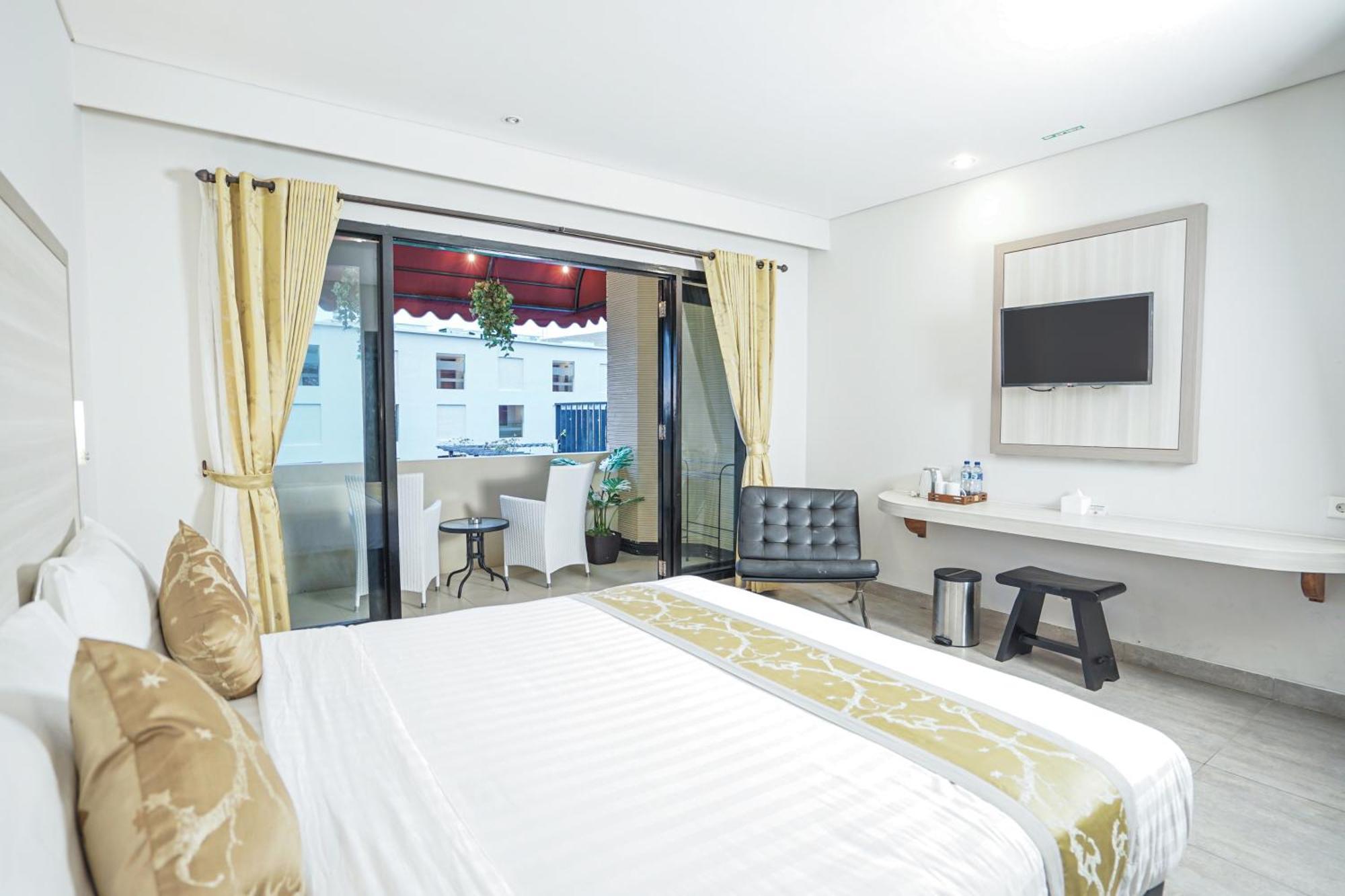 Dekuta Hotel Кута Екстериор снимка